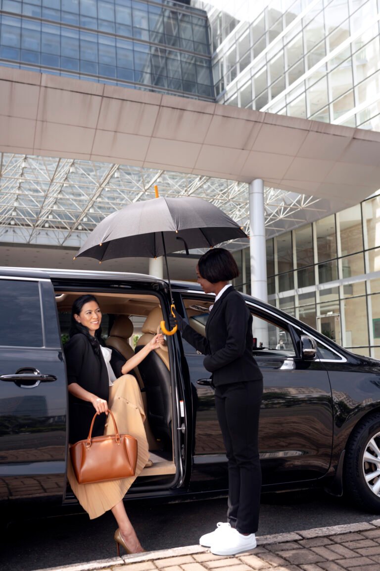 Rent a car in Dubai Hire Chauffeur Service for Your Dubai Trip