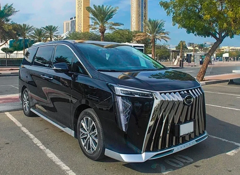 This is a GAC M8 Master Edition luxury MPV, easily spotted by its massive, gleaming chrome waterfall grille and sharp LED headlamps.